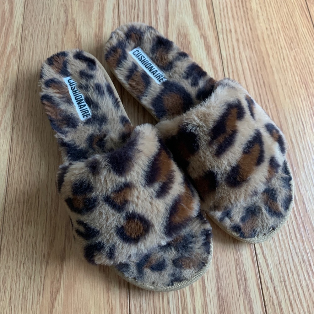 Leopard slipper slides